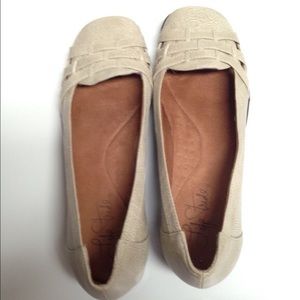 BEIGE LIFE STRIDE FASHION COMFY FLATS